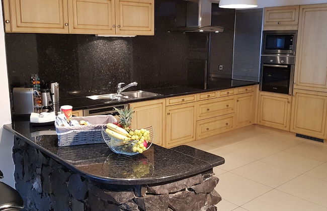 citycentre lake view apartment - Photo 8