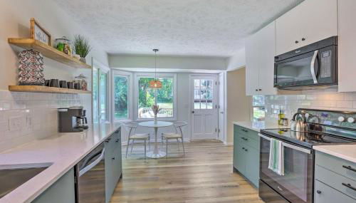 Modern Boho Gem Yard and 10 Mi to Baxter Arena - Foto 2