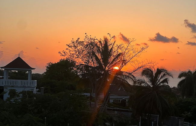 Charming Sea View Town House Chef Driver Optional - Photo 43