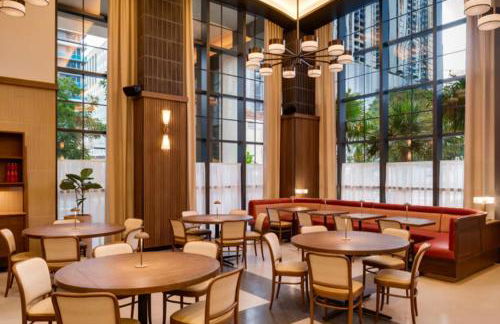 Stunning Lux 2 Bed 2 Bath with Panoramic View from Balcony - Foto 56