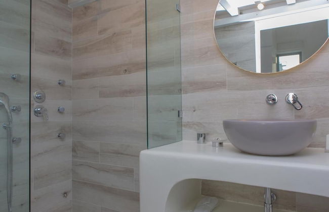 Naxos Riviera Suites - Photo 31