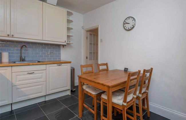 Ground Floor Apartment - Private Garden - Foto 16