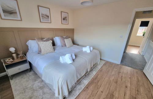 Stylish Spacious 4 Bed Townhouse near station with Parking & High Speed WiFi - Foto 22