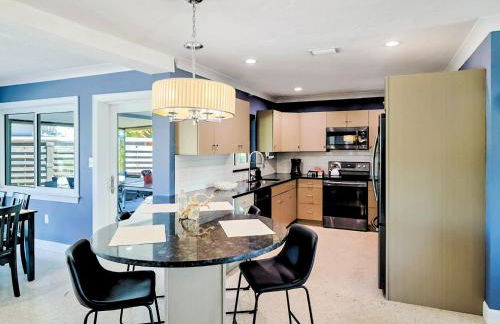 Coastal Bliss 3Bdr with Pool, Game Room, Lanai - Foto 50