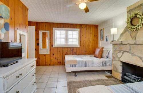 Mountain Home Cabin with Fire Pit Less Than 1 Mi to Lake! - Foto 15