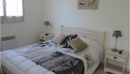 SUPERBE APPART AVEC JARDIN ET PISCINE - Foto 4