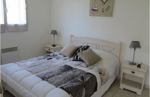 SUPERBE APPART AVEC JARDIN ET PISCINE - Foto 4