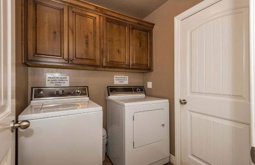 Near Zion 3BR Sleeps 8 Covered Patio Dining - Foto 42