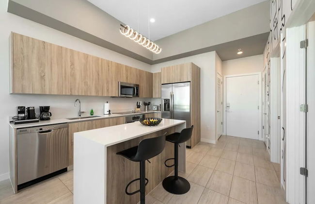 Modern Condo in Design District - Photo 25