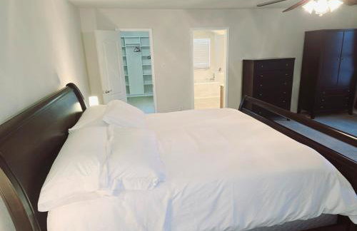 Dallas Lakeside Bliss Stay - Private Pool, Air hockey and High speed internet - Foto 39