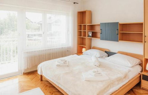 Beautiful Home In Dugo Selo With Wifi - Foto 31