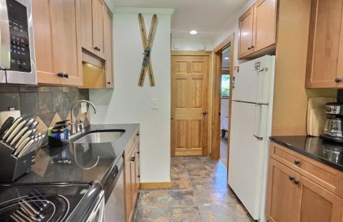 CozyDen - AC, Grill, Bike to Mountain, Porch! - Foto 3