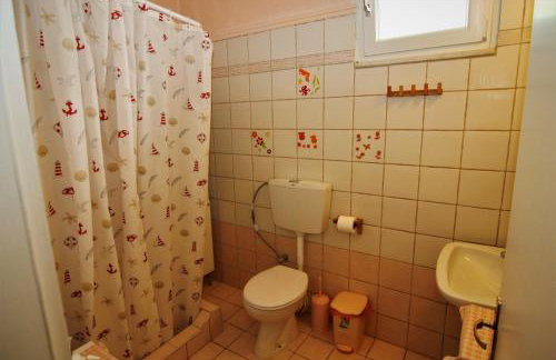 Countryside Cottage with Garden & Lake View - Photo 14