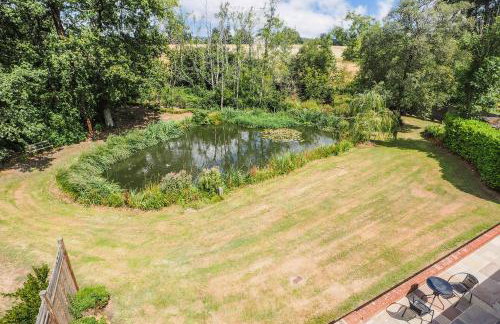 Woodland Cottage by inspirestays-com - Photo 25