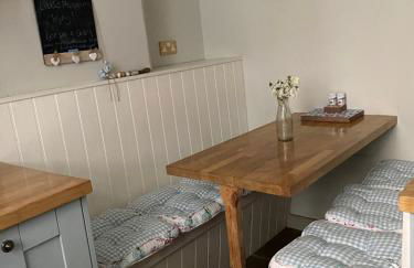 Little Monmouth 4 bedroom cottage, Old town Lyme Regis, dog friendly and parking - Photo 15