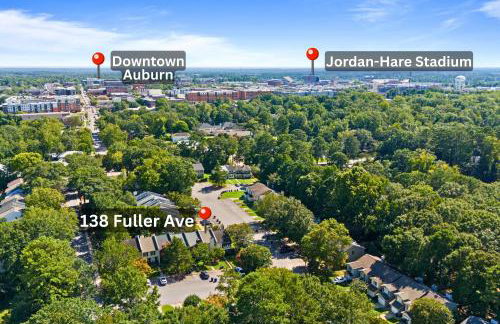 Aubie's Hangout - Walk to Downtown & Campus! - Foto 46