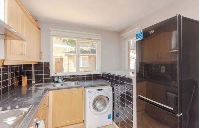 Lovely 4 Bed House w Garden, 1 Stop to Waterloo - Foto 25