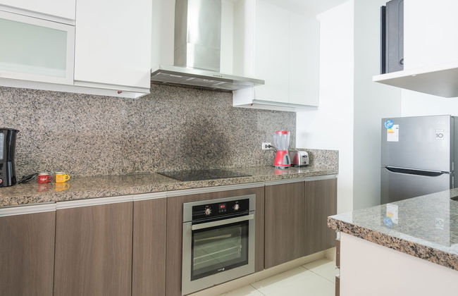 GLOBALSTAY. Ocean View Apartments. Pool. Gym - Photo 11