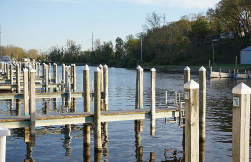 Riverside Home Near Beaches, Pier, downtown - Photo 53
