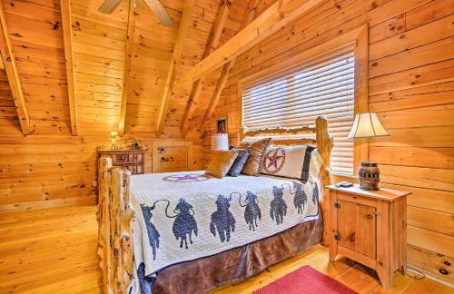 Lake Hartwell Lodge with Dock, Theater and Hot Tub! - Foto 18