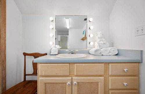 Secluded Waterfront Retreat for 23 - Dock Pets OK - Photo 110