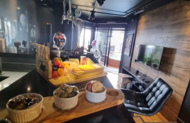 Morumbi, Apartamento Pub, SPA com hidromassagem, PISCINA Aquecida PRIVATIVA, LAREIRA, tudo que você precisa para descansar, trabalhar ou realizar aquela comemoração! Com total conforto e PRIVACIDADE! O Apt Nota 10 de SP! - Foto 2