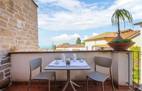 Lovely Apartment In San Marco Di Castellab - Foto 8