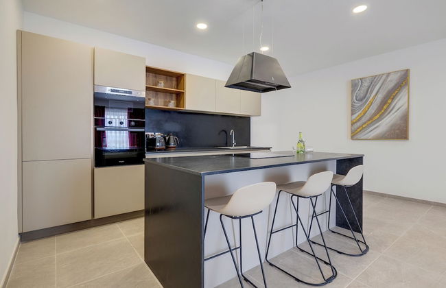 Elegant Sliema Penthouse, Panoramic Terrace - Foto 12