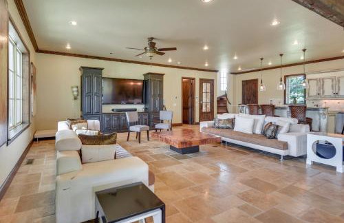 Spacious Edmond Vacation Rental with Hot Tub! - Foto 4