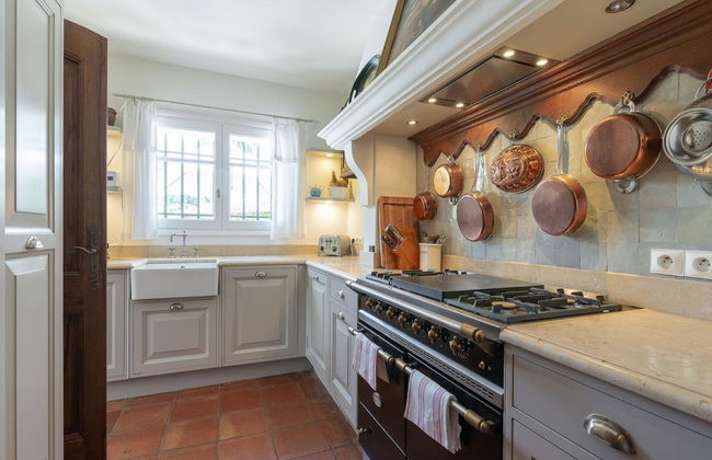 Provencal in a Height Overlooking Greenery - Foto 6