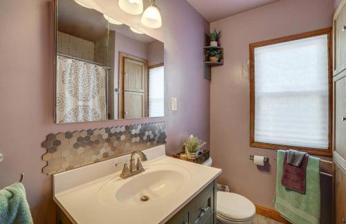 Spacious and Peaceful Suburban Home in Lansing! - Foto 14
