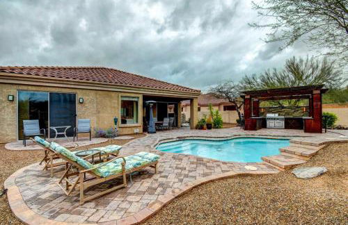 Luxe Couples Retreat with Pool and Outdoor Kitchen! - Foto 1