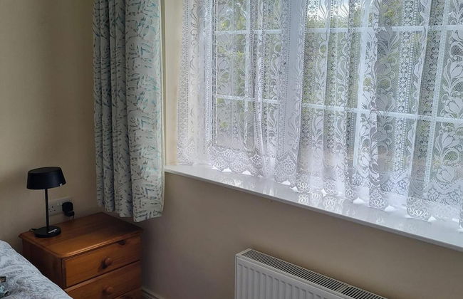 Charming 1-bed Apartment in Barefield - Photo 2