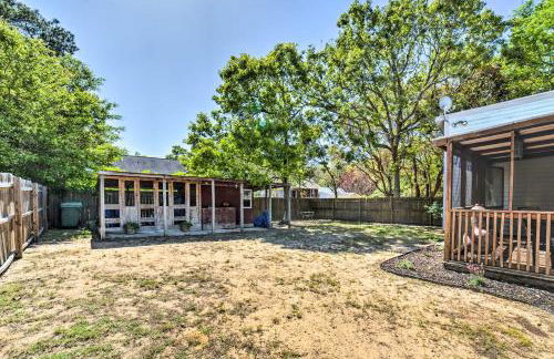Oak Island Home with Fenced Yard, Walk to Long Beach - Foto 21