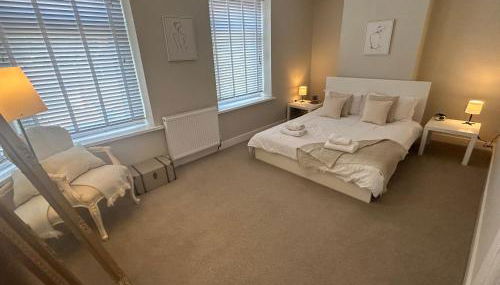 Three bed, forest view home - Photo 4