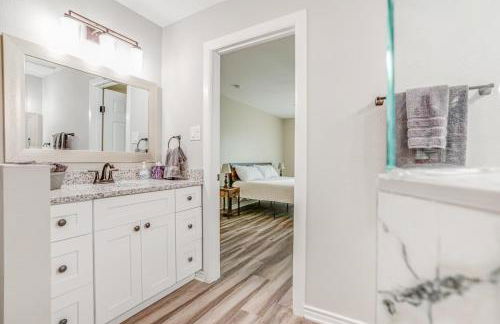 Huge House Fun Central 4BD 3BA with POOL - Foto 9