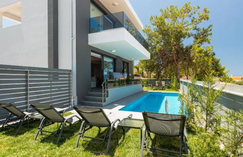 Nisos Villa, Pool & Heated SpaWhirlpool, Walking to Beach, By ThinkVilla - Photo 4