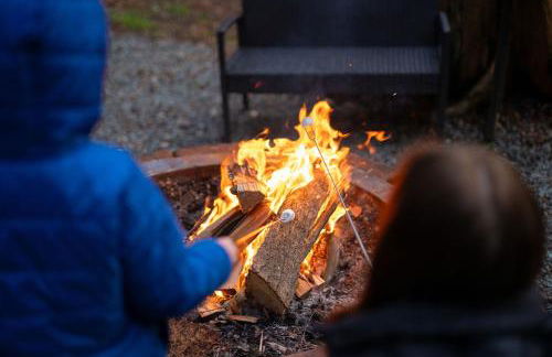 Secluded Forest Cabin with Hot Tub and Private Waterfall - Foto 49