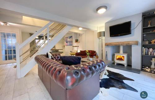 Cobb Cottage - Harbourside permit parking - Photo 5