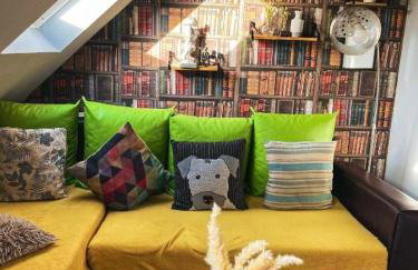 Shoreditch Cinema & Sauna retreat- 2BDR House with Garden & Games Room - Sleeps 6 - Photo 20