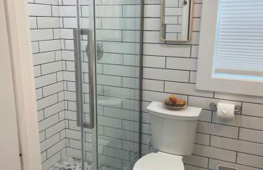 Shares Courtyard Luxury Apt - NEW! - Foto 18