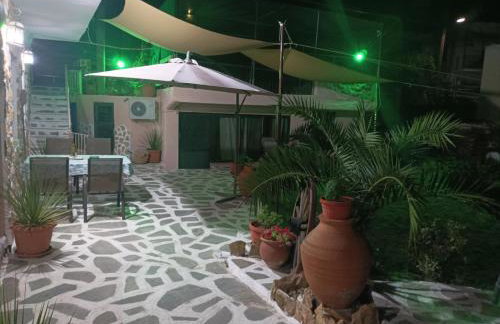 The cave of Cyclops - Foto 13