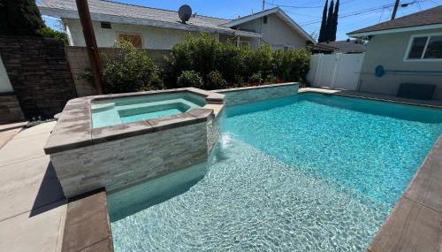 Beautiful Remodel 3 Bedroom 2 bathroom Home with Pool & Jacuzzi - Foto 4