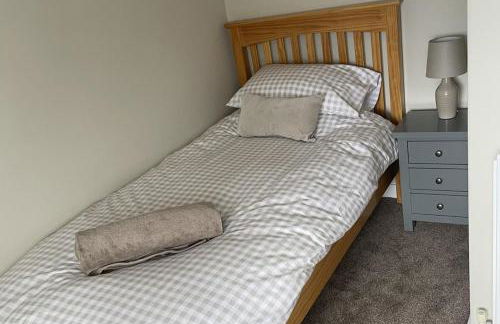 Cottage - Sleeps 4 - Pets Ok - Garden -Parking - Foto 9