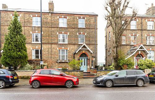 Elegant Highgate Garden Retreat - Photo 43