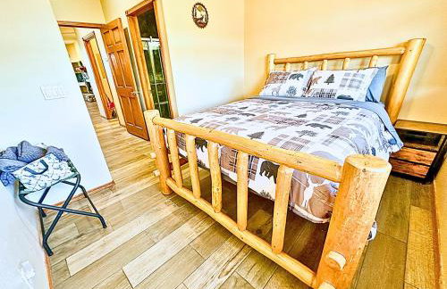 Forest edge, wild mustangs nearby, balcony views By Vacation Your Way - Foto 20