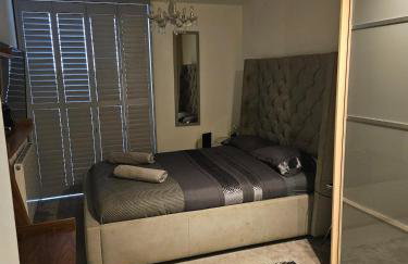 Executive E15 Apartment - Skyline Terrace & Free Private Parking - 5-min Walk to Abba Arena - Foto 14