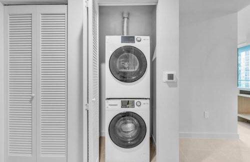 Chic Downtown Miami 2BR City Views Rooftop Pool - Foto 22