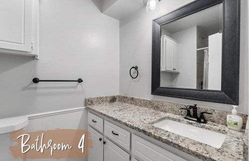 Spacious 8BR Modern Retreat Pool Table RV - Foto 54