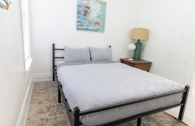 Spacious 4BR Family Home in Detroit Wifi & Parking - Foto 8